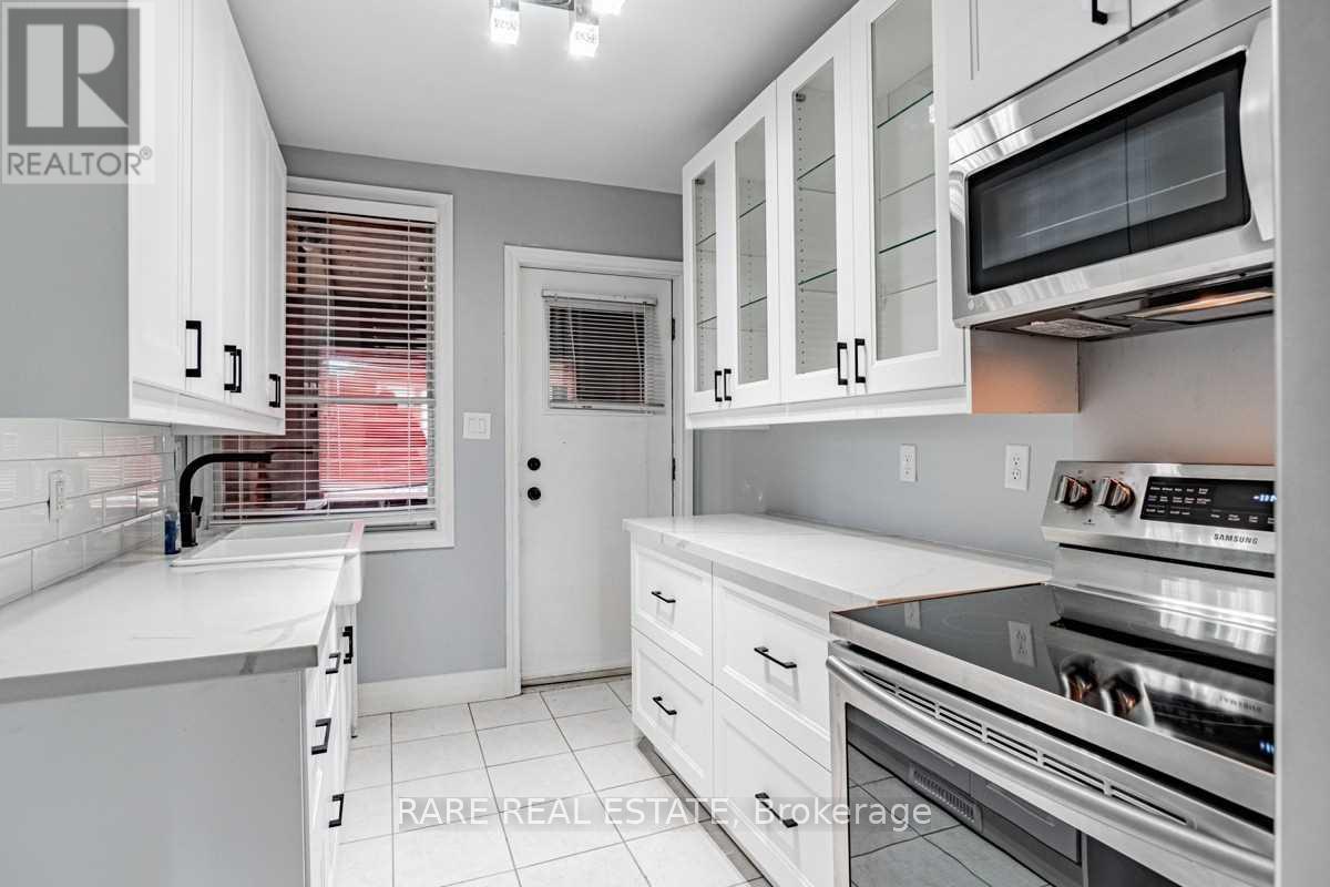 1439 MAIN STREET E