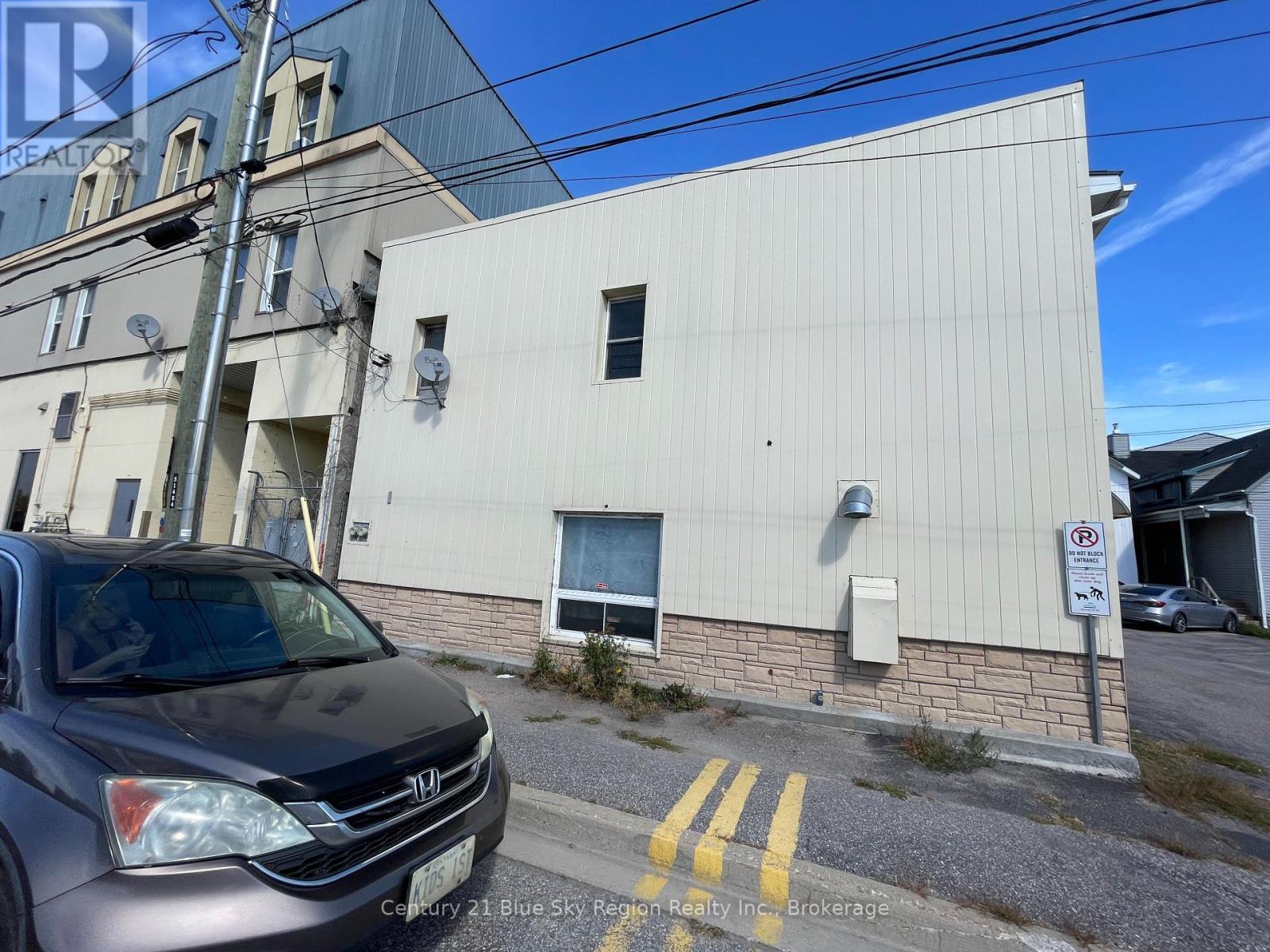 415/423 MAIN STREET E