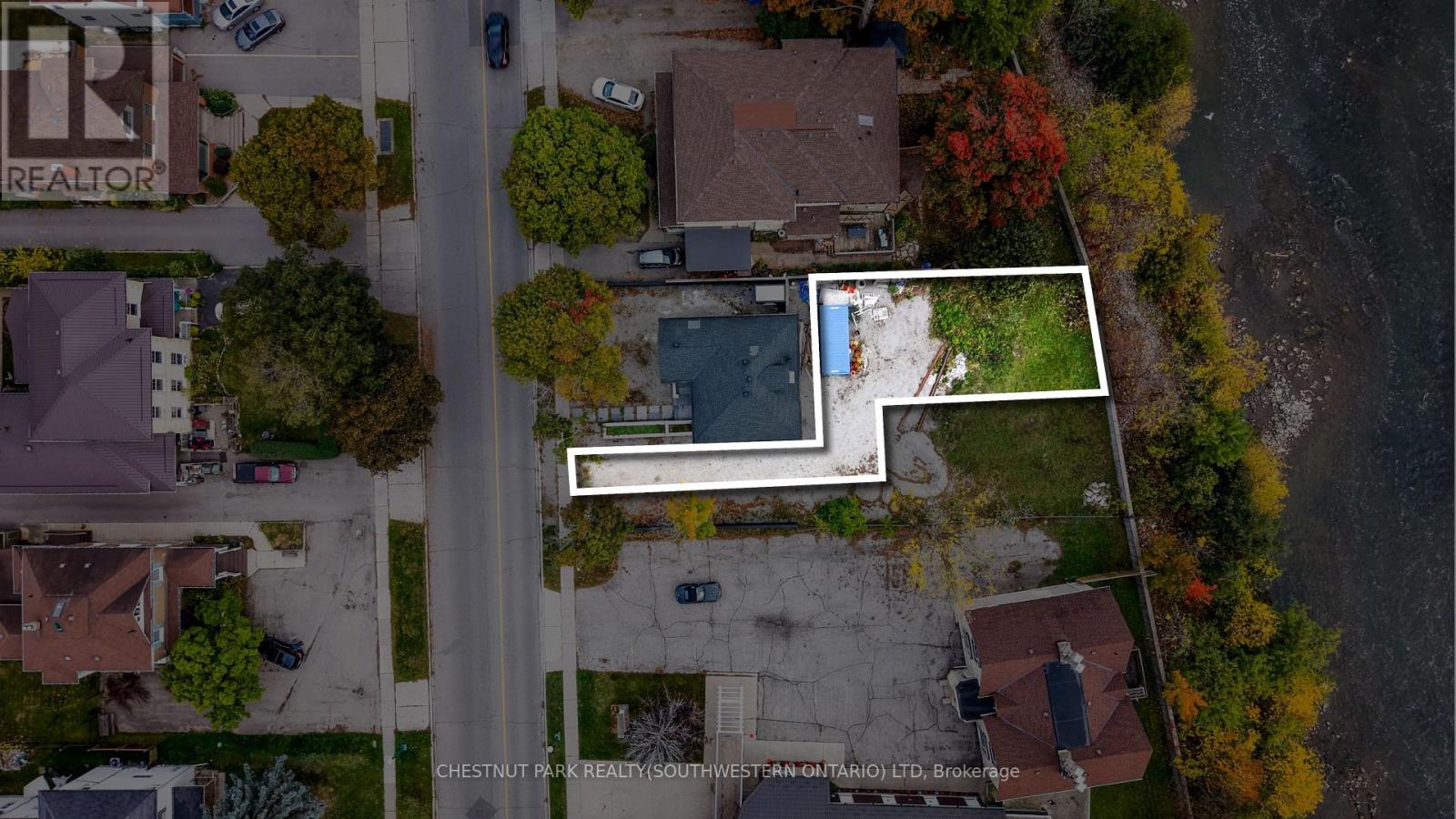 2 – 67 GRAND AVENUE N