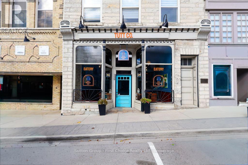 MAIN – 159 QUEEN STREET E