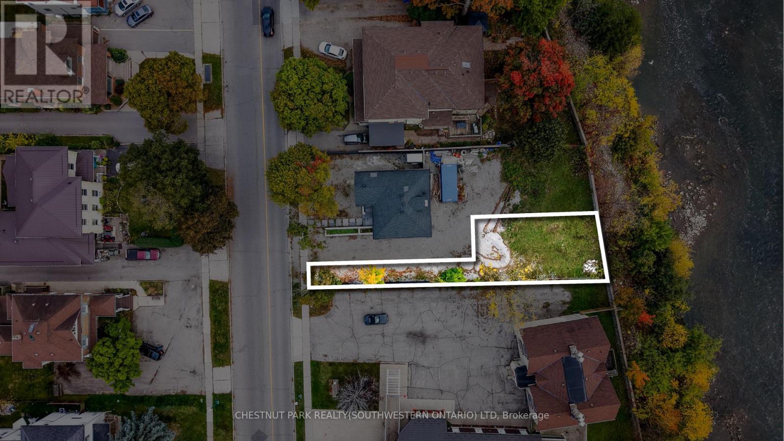 3 – 67 GRAND AVENUE N