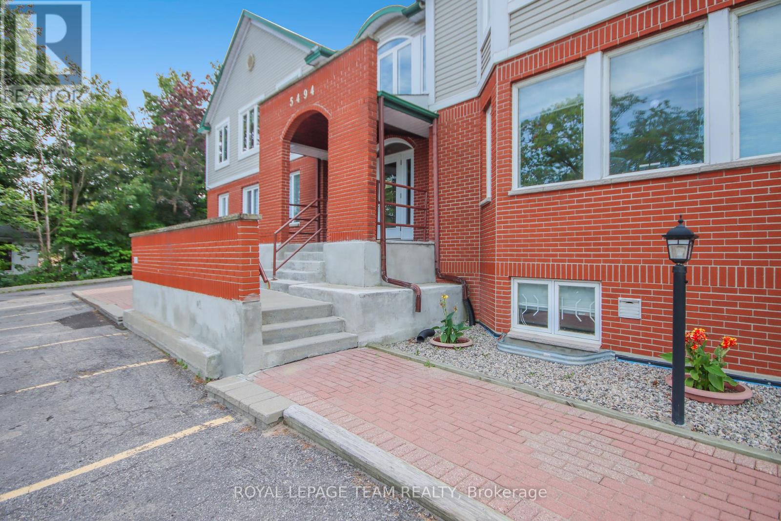 1B – 5494 MAIN STREET W