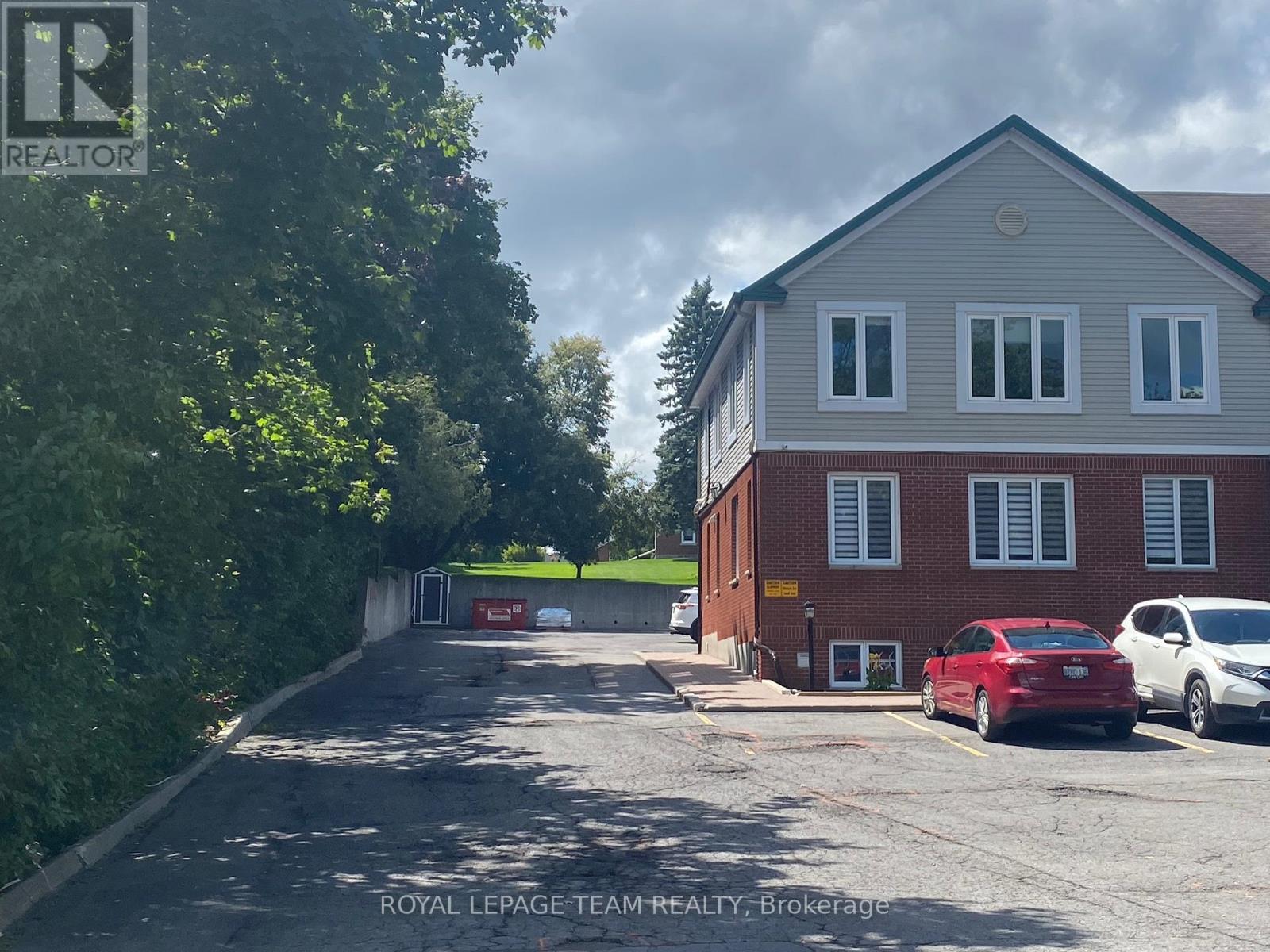 1B – 5494 MAIN STREET W