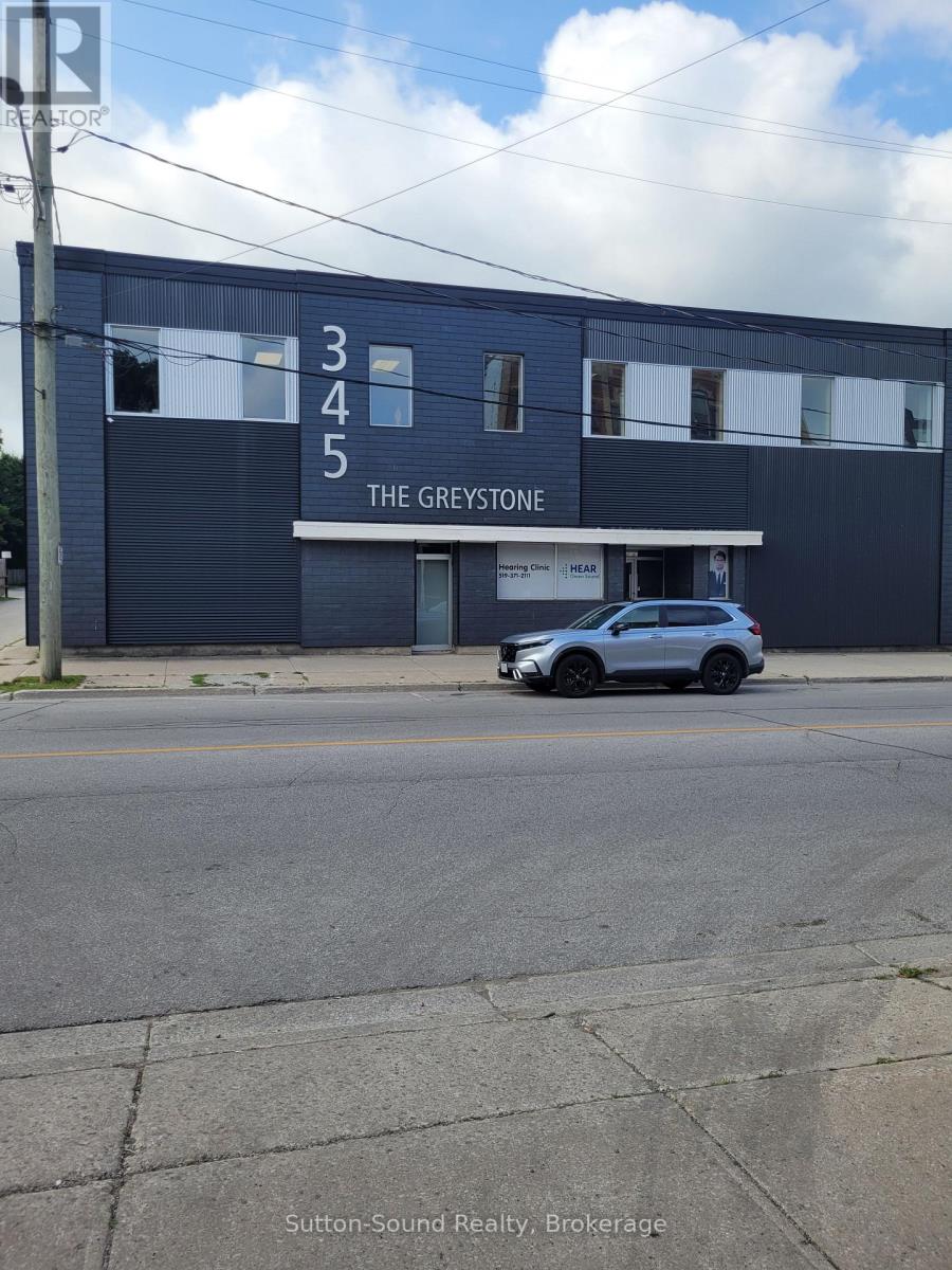 107 – 345 8TH STREET E