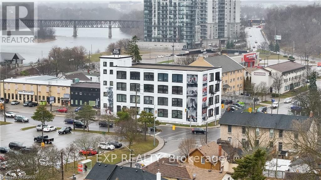 205 – 20 PARK HILL ROAD E