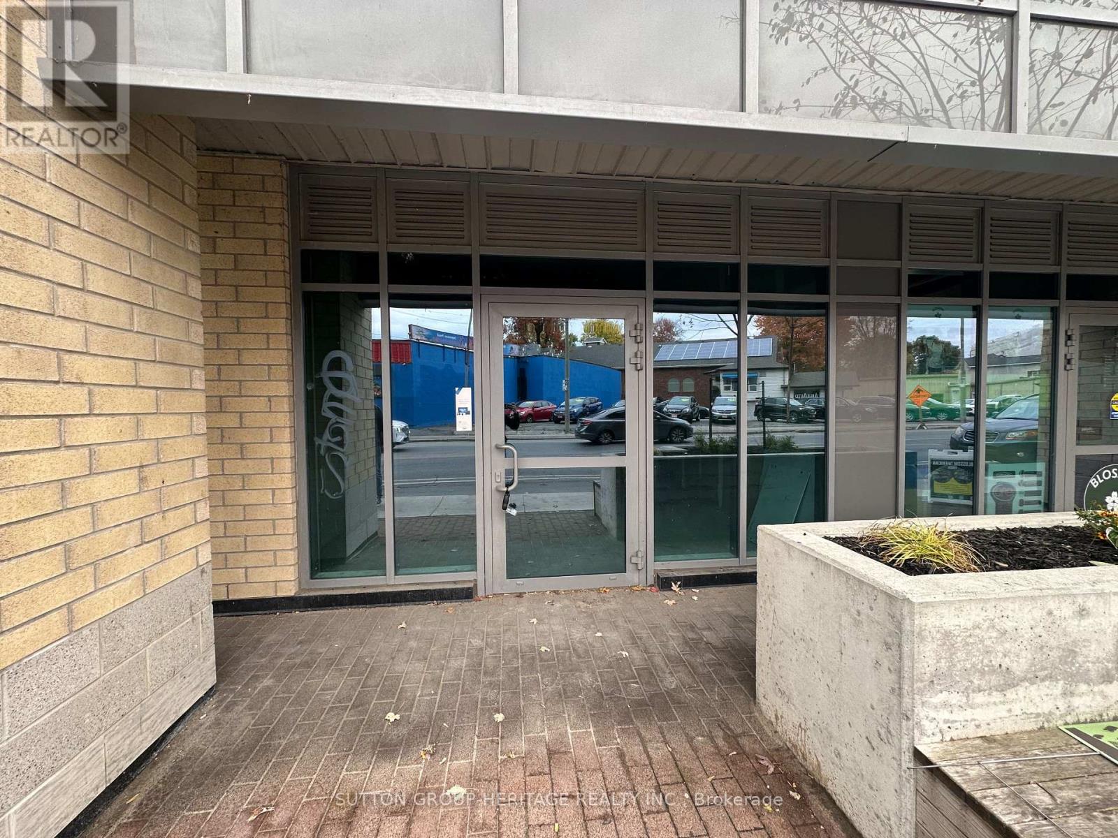 114 – 652 PRINCESS STREET