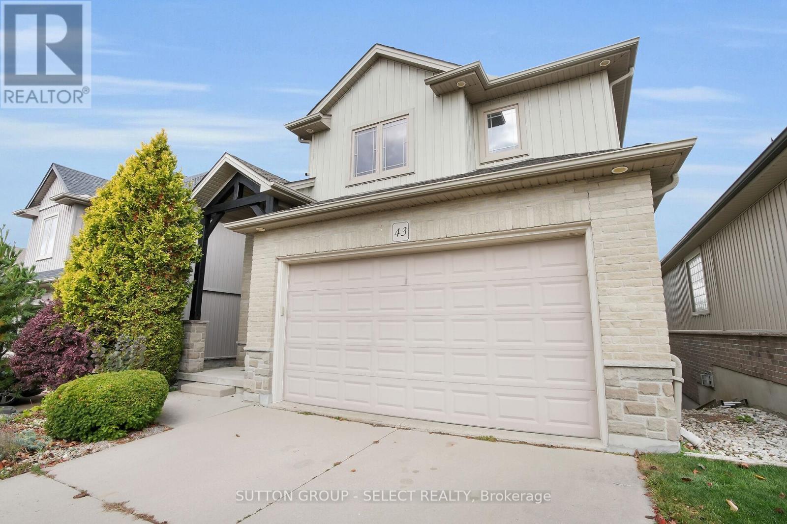 43 – 777 APRICOT DRIVE