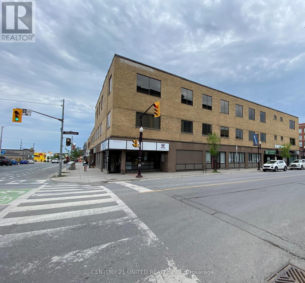 102-106 – 159 KING STREET N