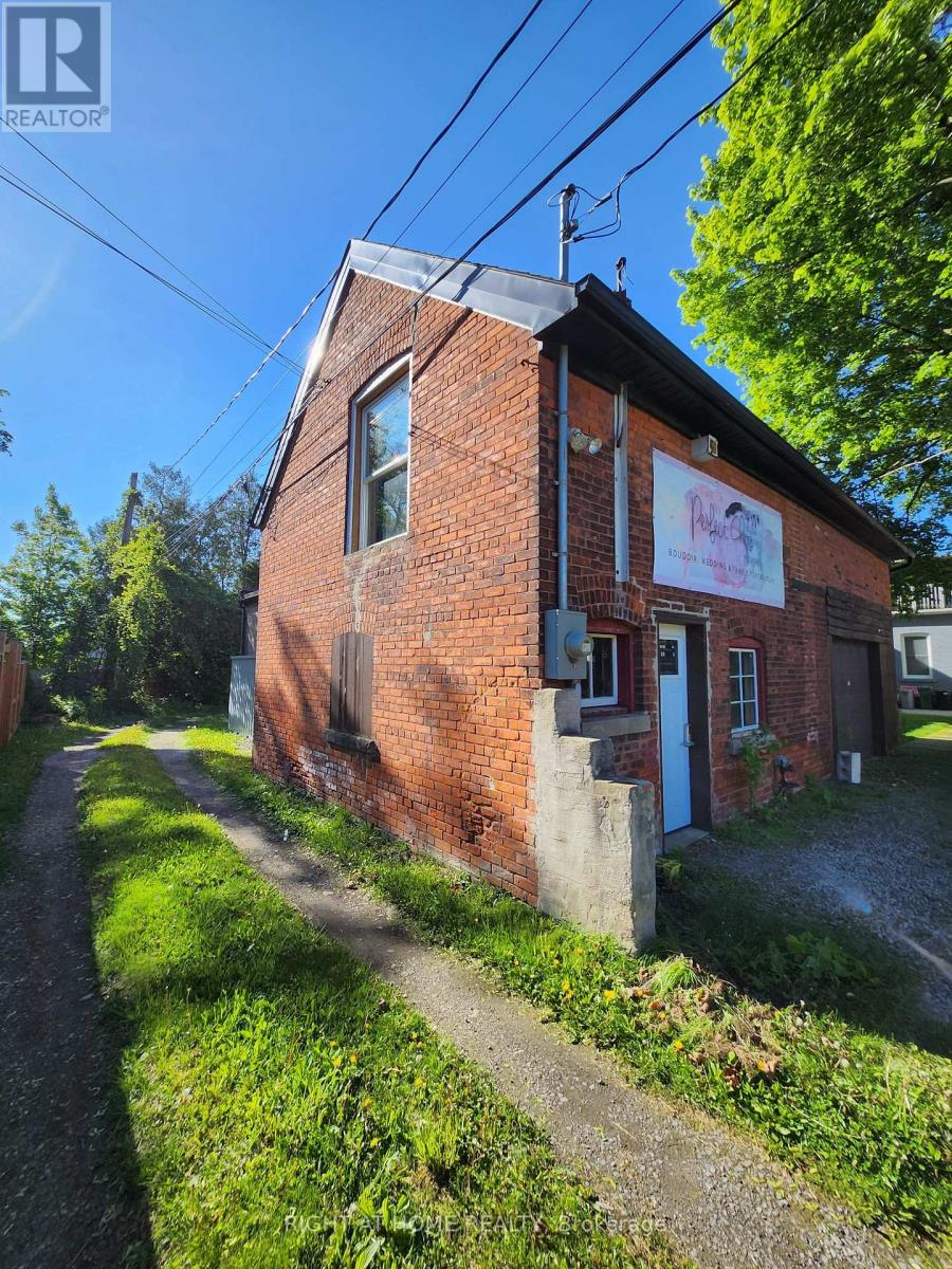 GARAGE – 171 KING STREET W